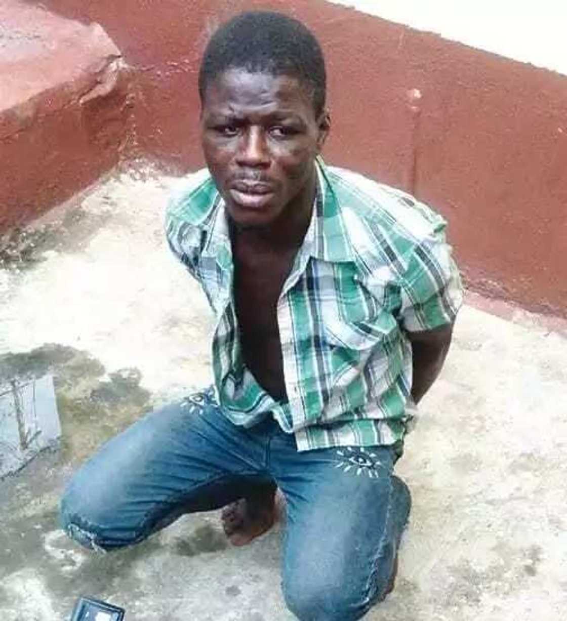 Barawo yayi sata a ofishin yan sanda Barawo yayi sata a ofishin yan sanda