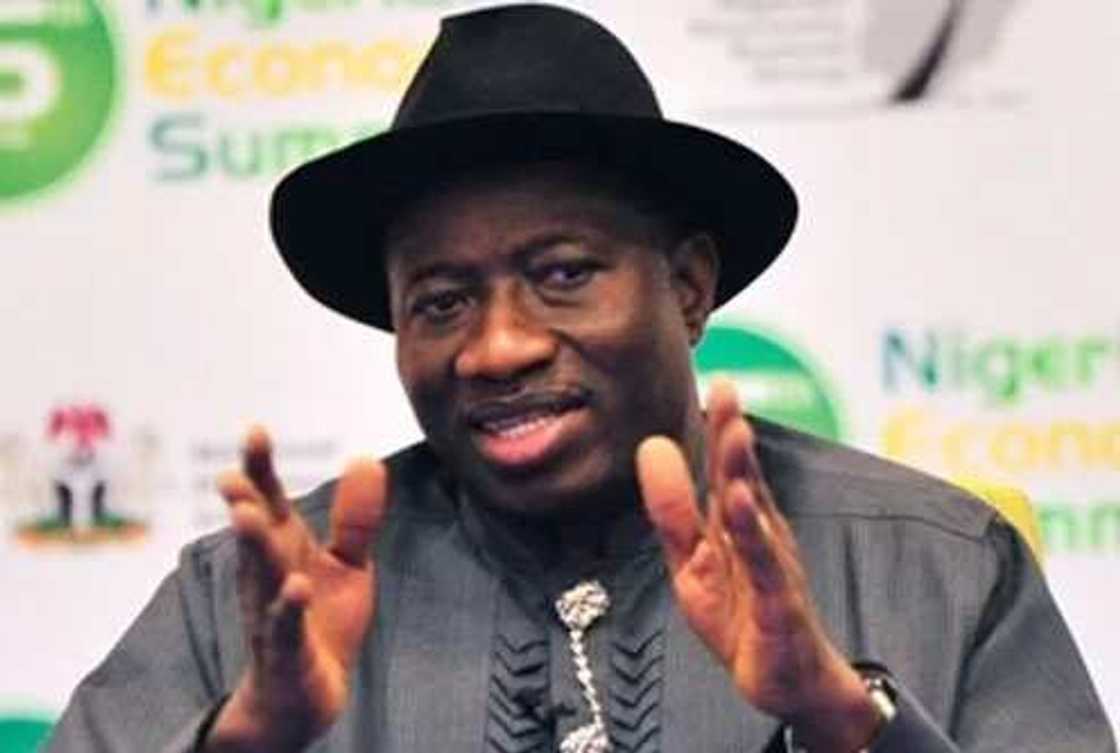 Goodluck Jonathan meets with campaign coordinators Goodluck Jonathan meets with campaign coordinators