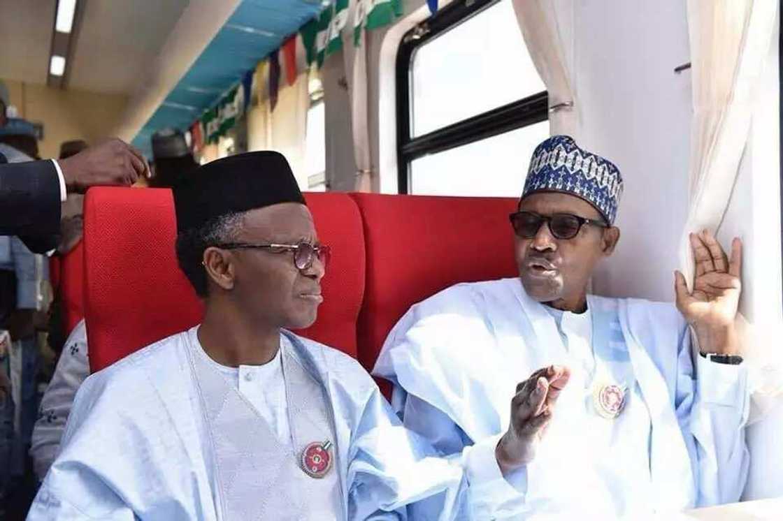 Labari cikin hotuna: Shugaba Buhari ya shiga jirgin kasa tare da Gwamna El-Rufai