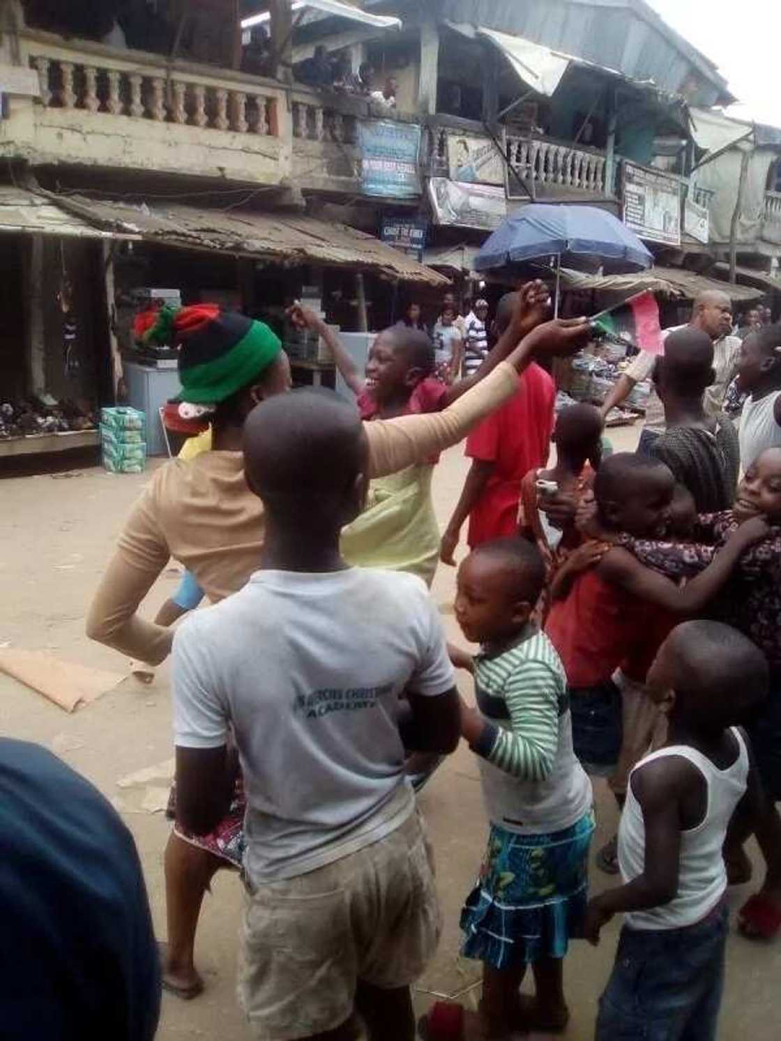 BREAKING: Fever grips Abia state, as pro-Biafrans celebrate Kanu in Aba BREAKING: Fever grips Abia state, as pro-Biafrans celebrate Kanu in Aba