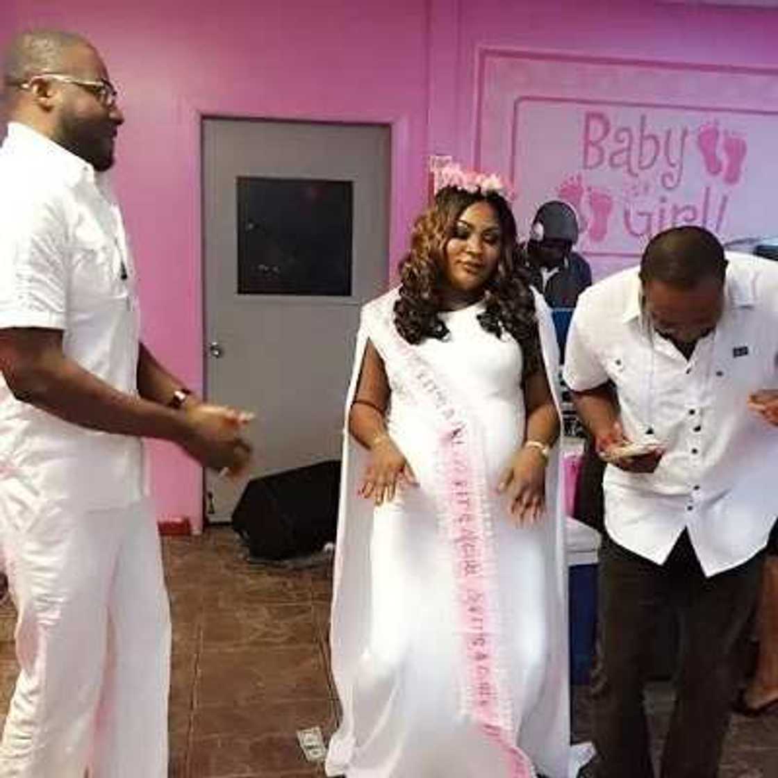 Uche Elendu looks radiant during baby shower Uche Elendu looks radiant during baby shower