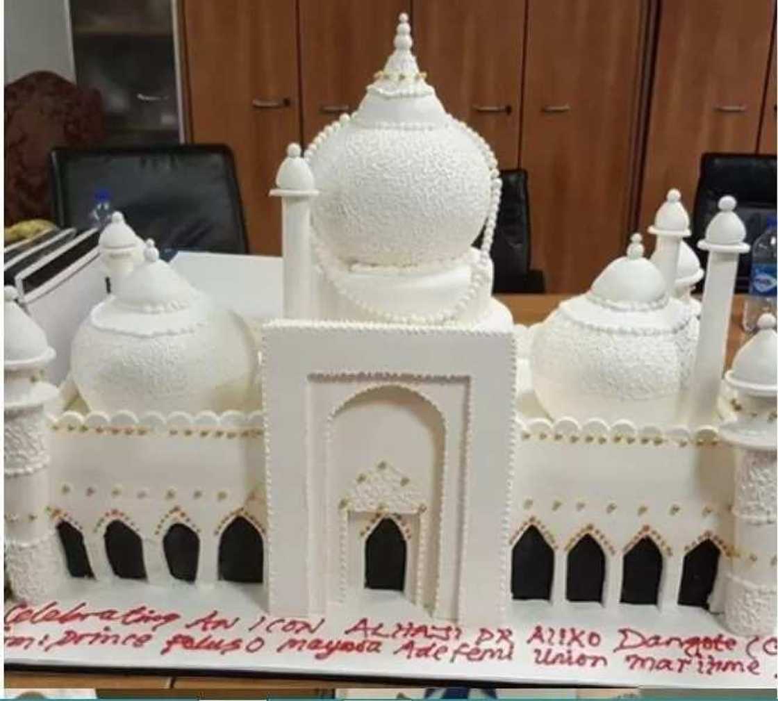 Hotuna masu kayatarwa daga bikin cikar Dangote shekaru 61 Hotuna masu kayatarwa daga bikin cikar Dangote shekaru 61