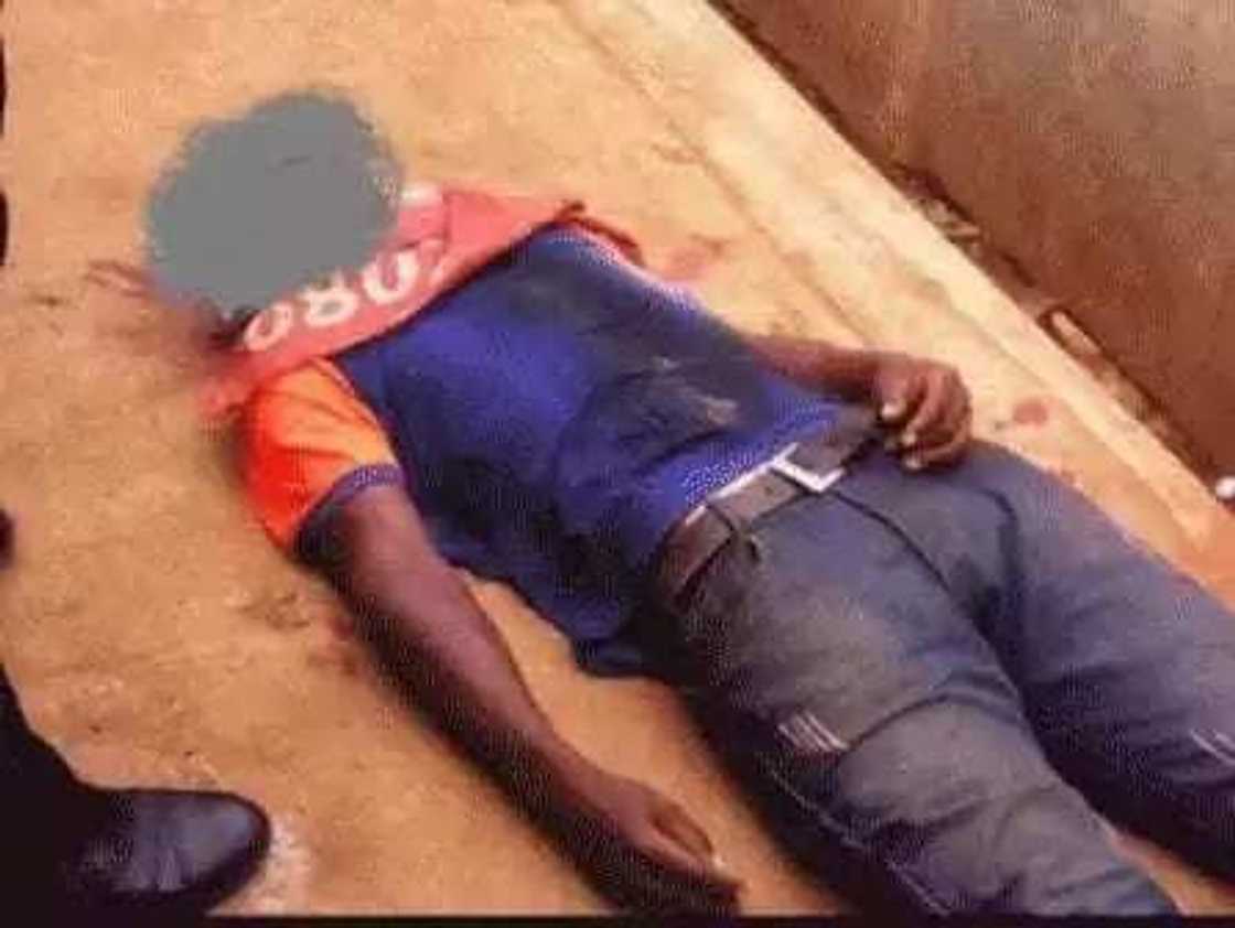 Mutane 4 sun rasa rayuka a rikicin yan kungiyar asiri Mutane 4 sun rasa rayuka a rikicin yan kungiyar asiri