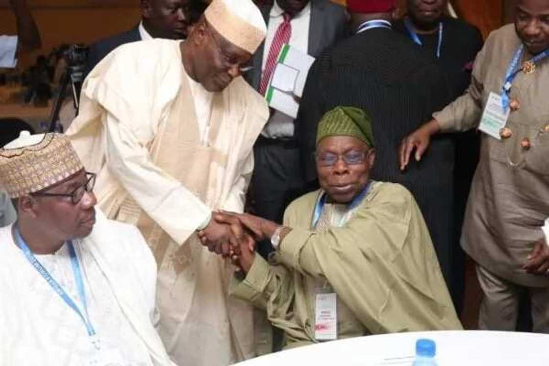 Kar-ta-san-kar: Atiku da Obasanjo sun hadu a Abuja, kalli hotuna Kar-ta-san-kar: Atiku da Obasanjo sun hadu a Abuja, kalli hotuna