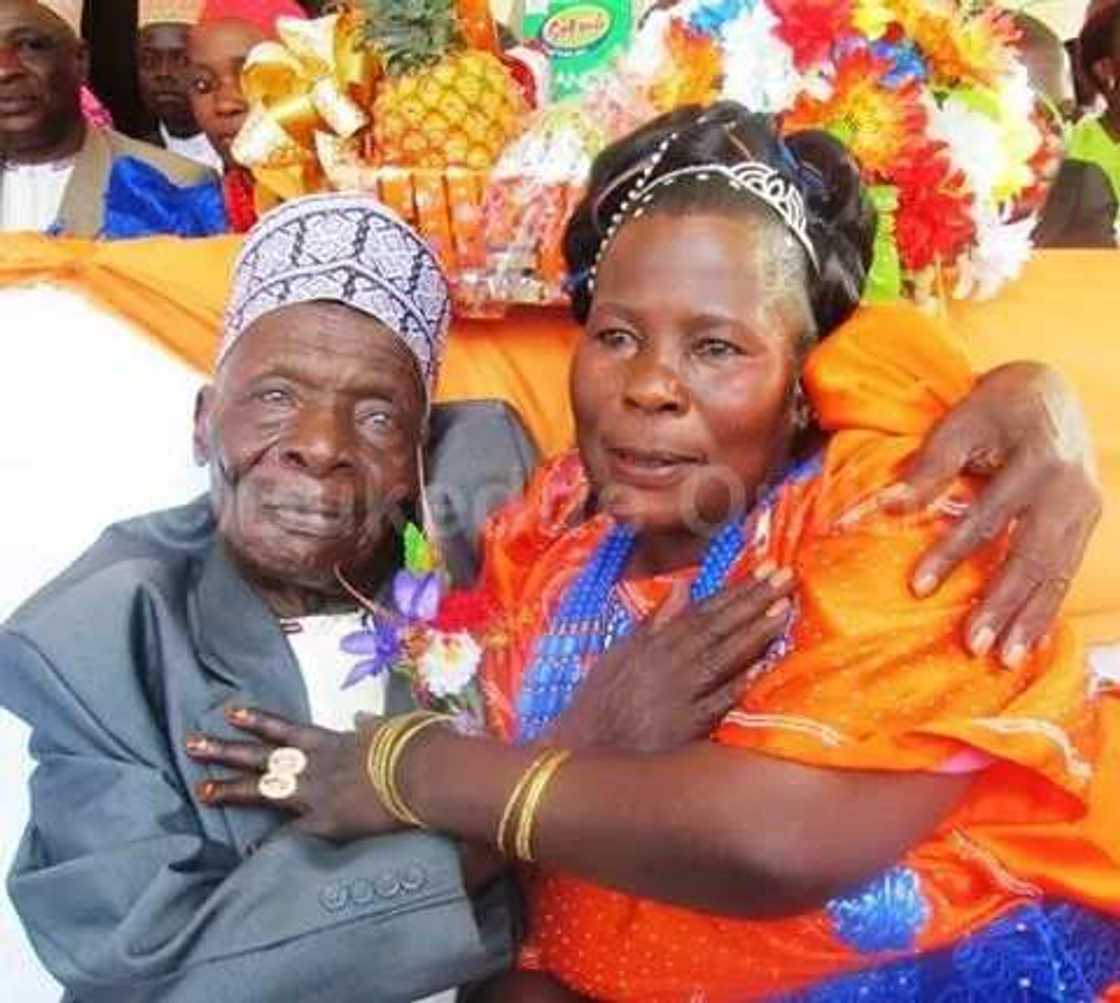 30-year-old woman marries 100-year-old man