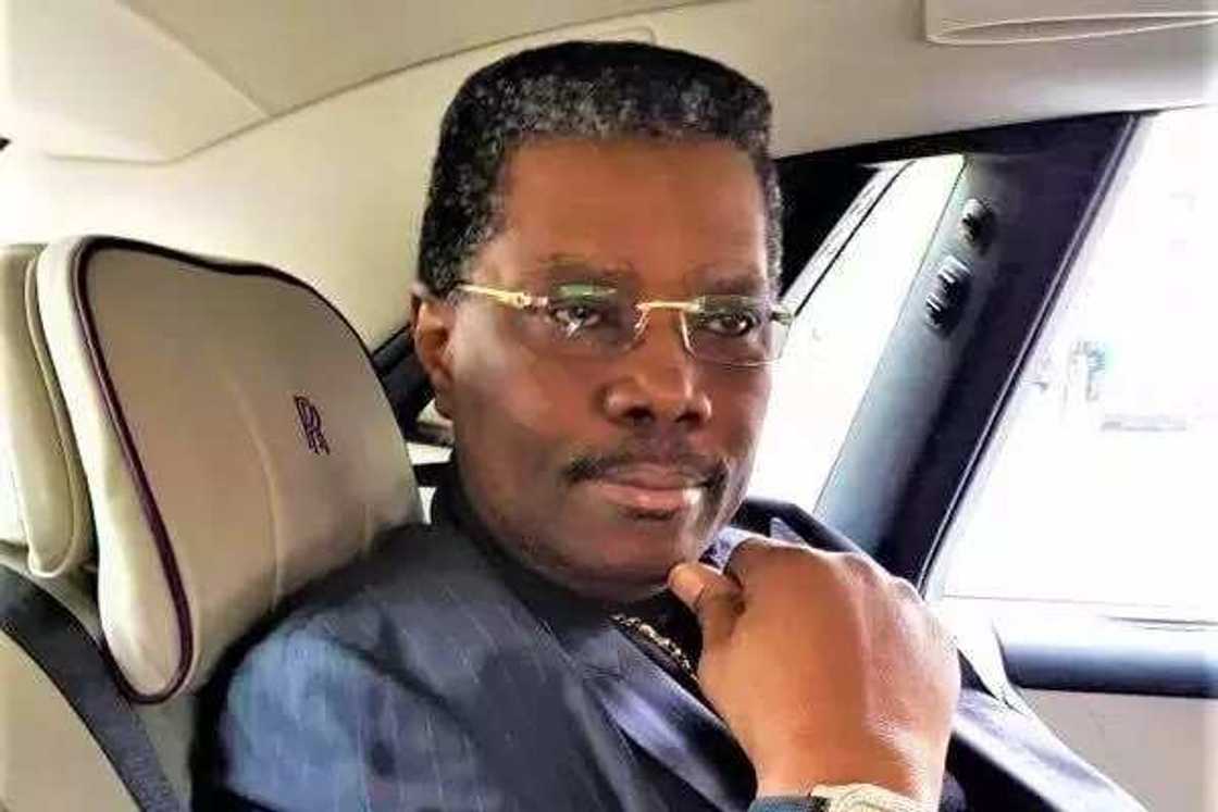 Meet Nigerian man Aare Boluwatife Akin-Olugbade who owns 10 Rolls-Royce cars Meet Nigerian man Aare Boluwatife Akin-Olugbade who owns 10 Rolls-Royce cars
