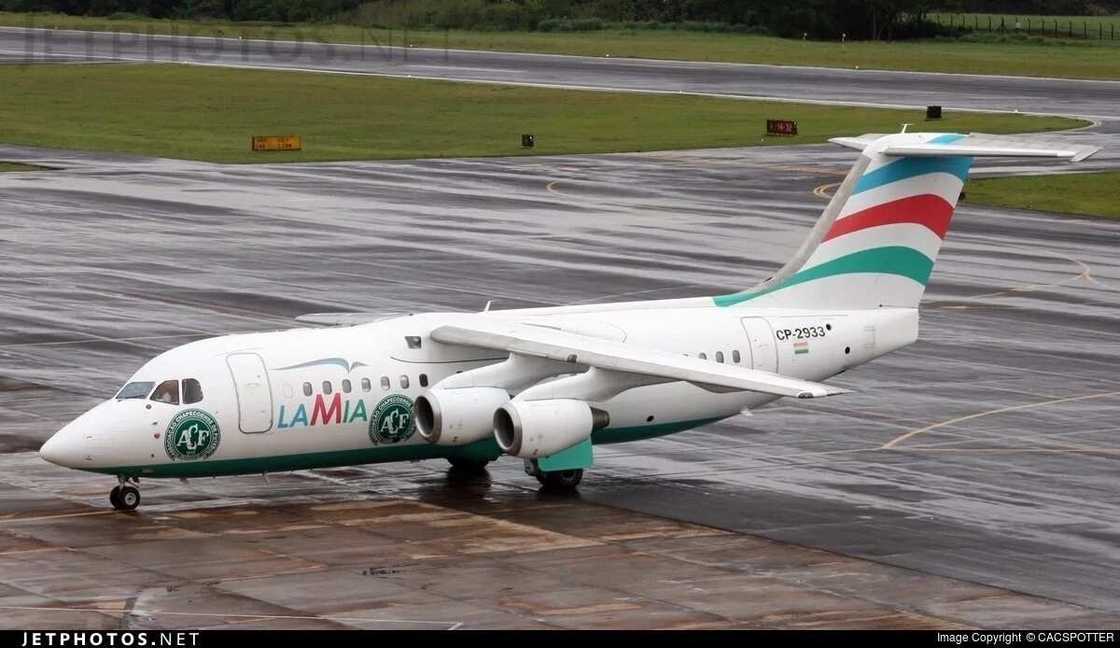 FLASH: Brazilian club in Colombia plane crash, 76 dead, 5 alive FLASH: Brazilian club in Colombia plane crash, 76 dead, 5 alive