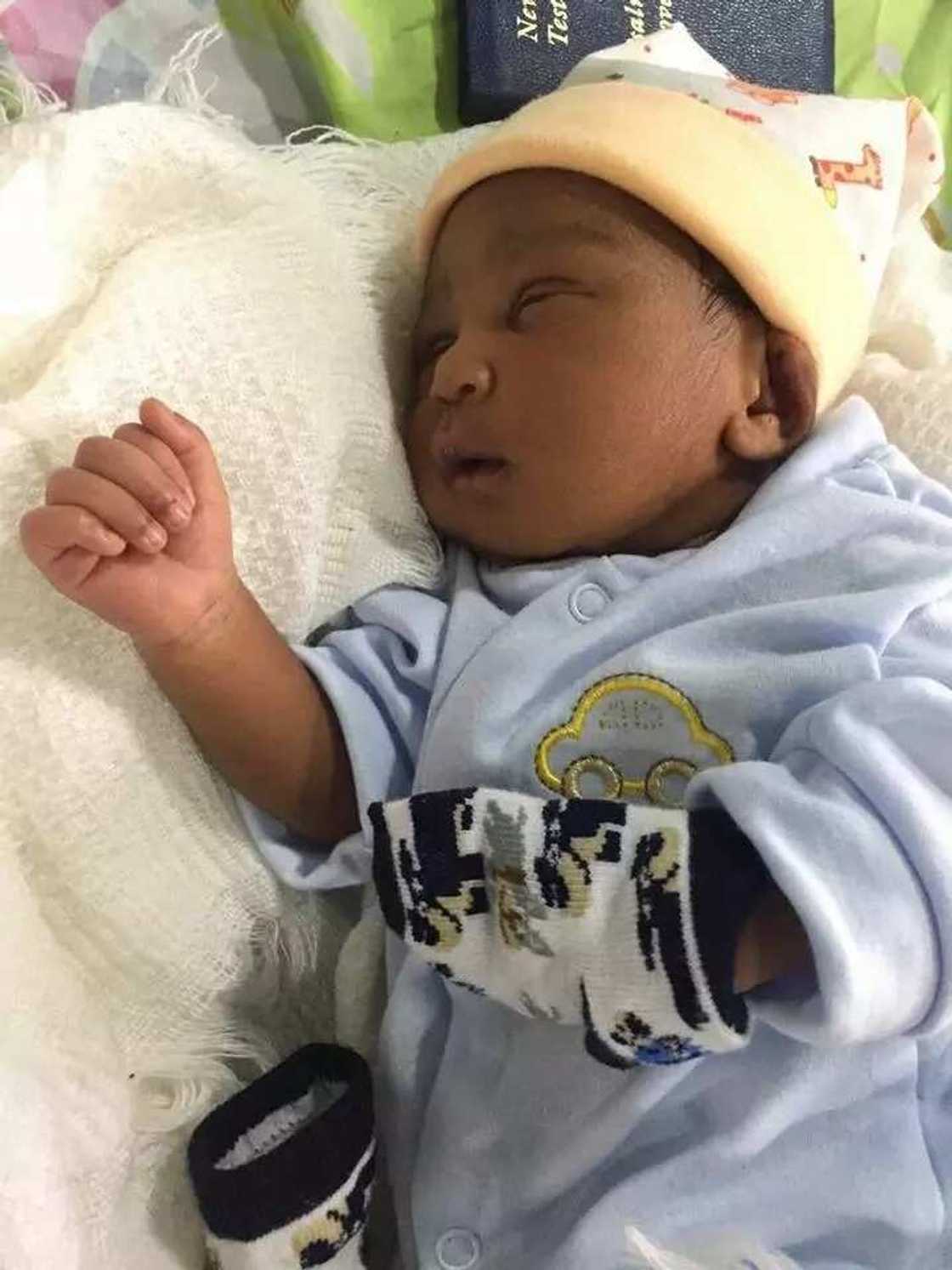 Nigerian woman delivers her first child at age 63 Nigerian woman delivers her first child at age 63