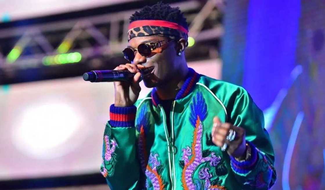 Wizkid performing Wizkid performing