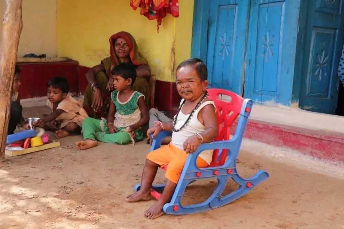 Meet the man who is just 29 inches tall at 50 years old as he stopped growing at the age of 5 (photos) Meet the man who is just 29 inches tall at 50 years old as he stopped growing at the age of 5 (photos)