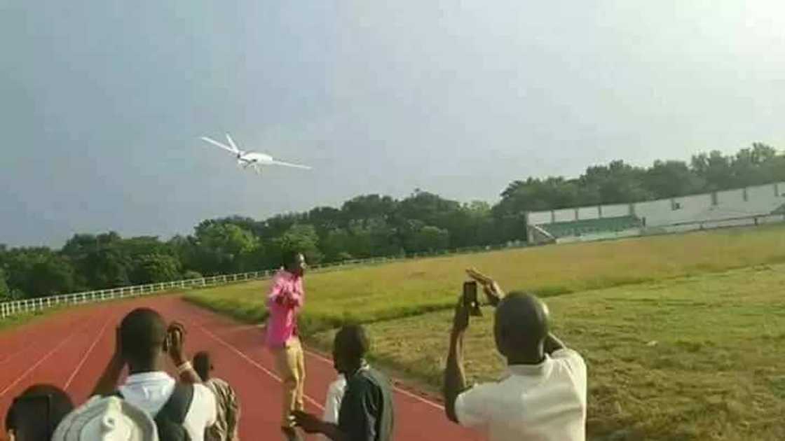 Fasaha! Wani matashi ya kera jirgi mai tuka kansa a garin Zariya Fasaha! Wani matashi ya kera jirgi mai tuka kansa a garin Zariya