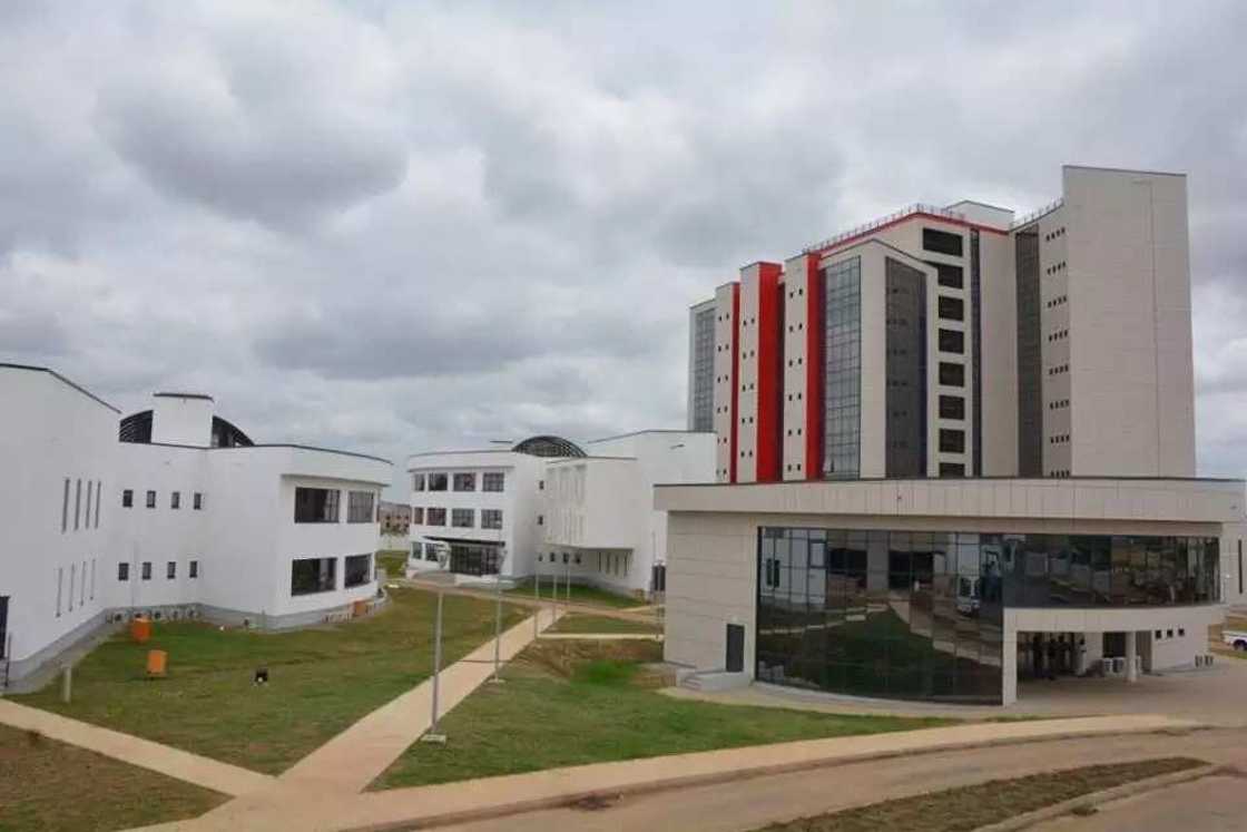 Dogara visits EFCC New Office, promises improved welfare package for graft fighters