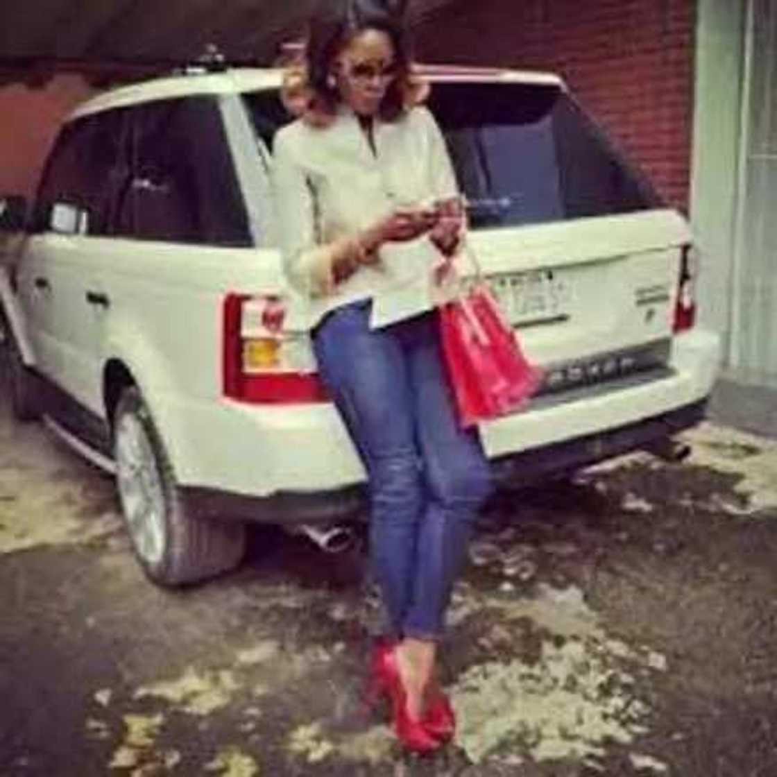 10 Nollywood Actresses And Their Range Rovers (PHOTOS) 10 Nollywood Actresses And Their Range Rovers (PHOTOS)