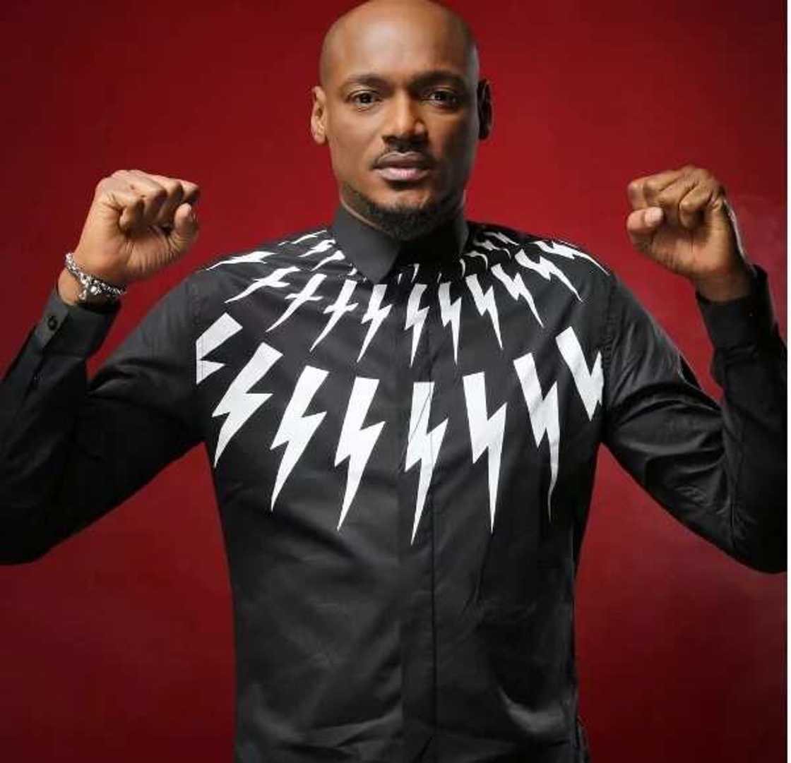 Eedris Abdulkareem blasts the heck out of 2Face, says he only does love songs and get women pregnant Eedris Abdulkareem blasts the heck out of 2Face, says he only does love songs and get women pregnant