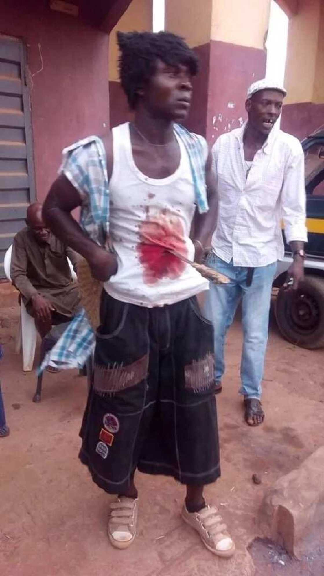 Unbelievable: Juju man stabs himself with cutlass in Imo (Photos) Unbelievable: Juju man stabs himself with cutlass in Imo (Photos)