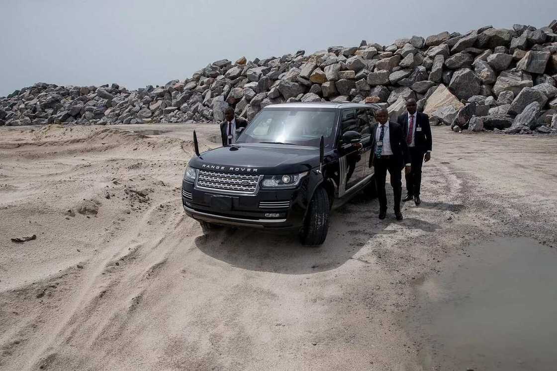 Hotuna: Dawowar shugaba Buhari Abuja bayan Bulaguro Hotuna: Dawowar shugaba Buhari Abuja bayan Bulaguro