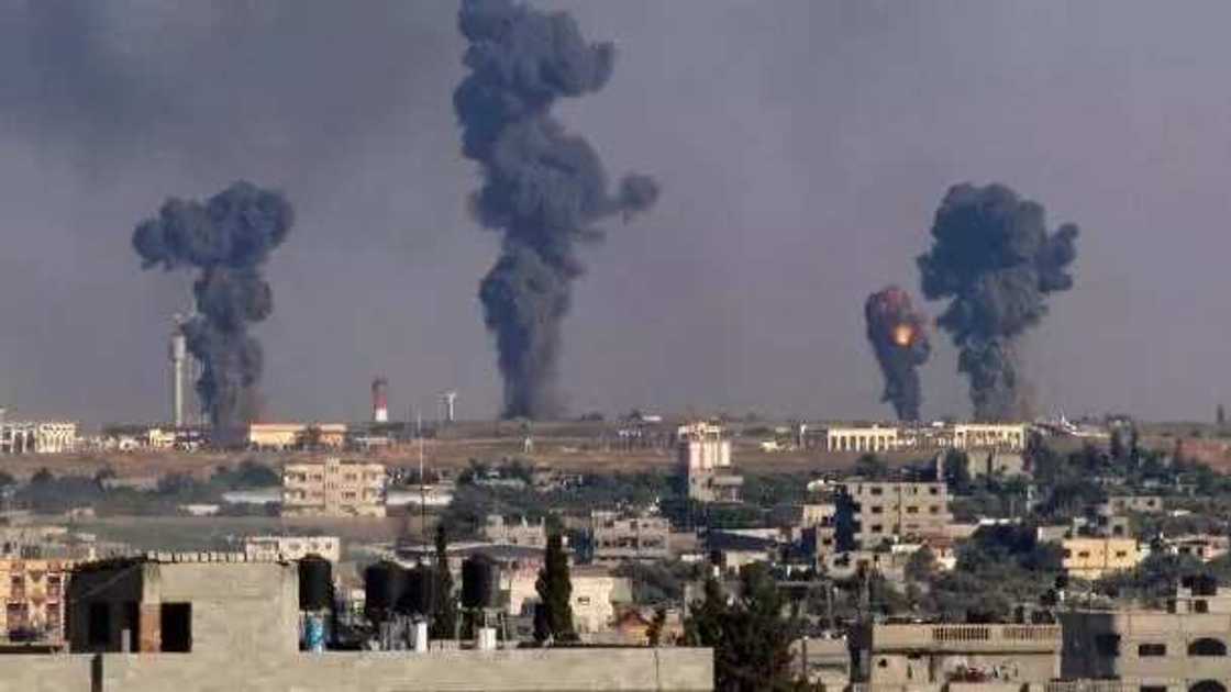 Abun babba ne: Isra'ila ta fara ruwan bama-bamai a Zirin Gaza Abun babba ne: Isra'ila ta fara ruwan bama-bamai a Zirin Gaza