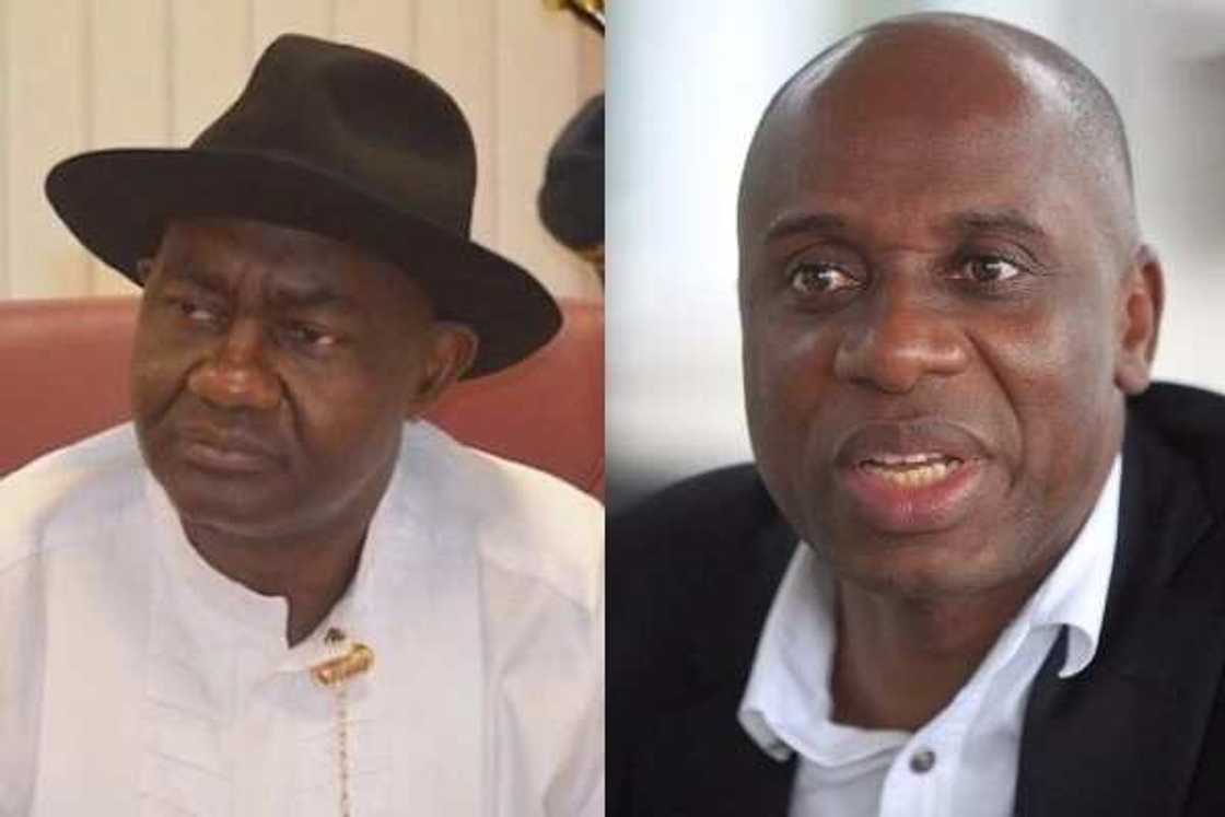 Yaran Rotimi Amaechi da Magnus Abe su na fada a kan kiran a rufe ofisoshin APC Yaran Rotimi Amaechi da Magnus Abe su na fada a kan kiran a rufe ofisoshin APC
