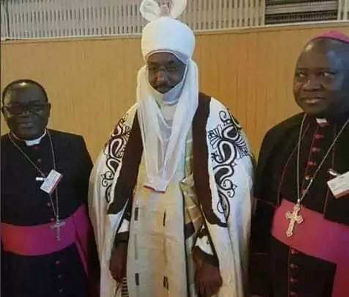 Sarki Muhammadu Sunusi II ya gana da Fafaroma Sarki Muhammadu Sunusi II ya gana da Fafaroma