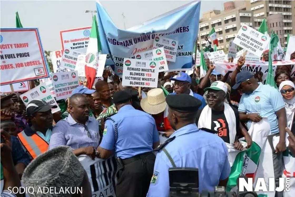 Live Updates: Charley Boy and Sahara Reporters, publisher join NLC leaders to lead Lagos labour protest Live Updates: Charley Boy and Sahara Reporters, publisher join NLC leaders to lead Lagos labour protest