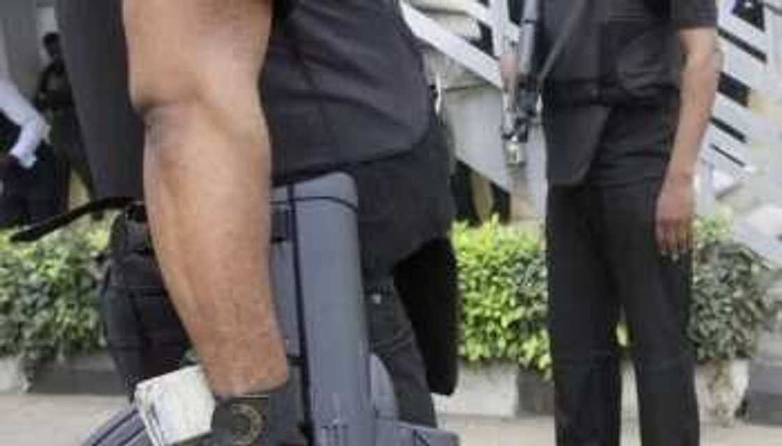 Jami'an tsaro sun hallaka wani gagararren barawon shanu a Zamfara mai suna 'janar Buhari' Jami'an tsaro sun hallaka wani gagararren barawon shanu a Zamfara mai suna 'janar Buhari'