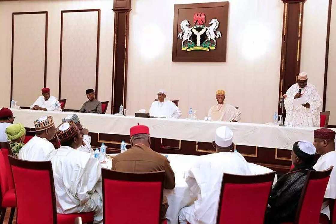 Labarai cikin Hotuna: Shugabannin jam'iyyun APC da PDP sun kaiwa Shugaba Buhari ziyarar ban gajiya Labarai cikin Hotuna: Shugabannin jam'iyyun APC da PDP sun kaiwa Shugaba Buhari ziyarar ban gajiya