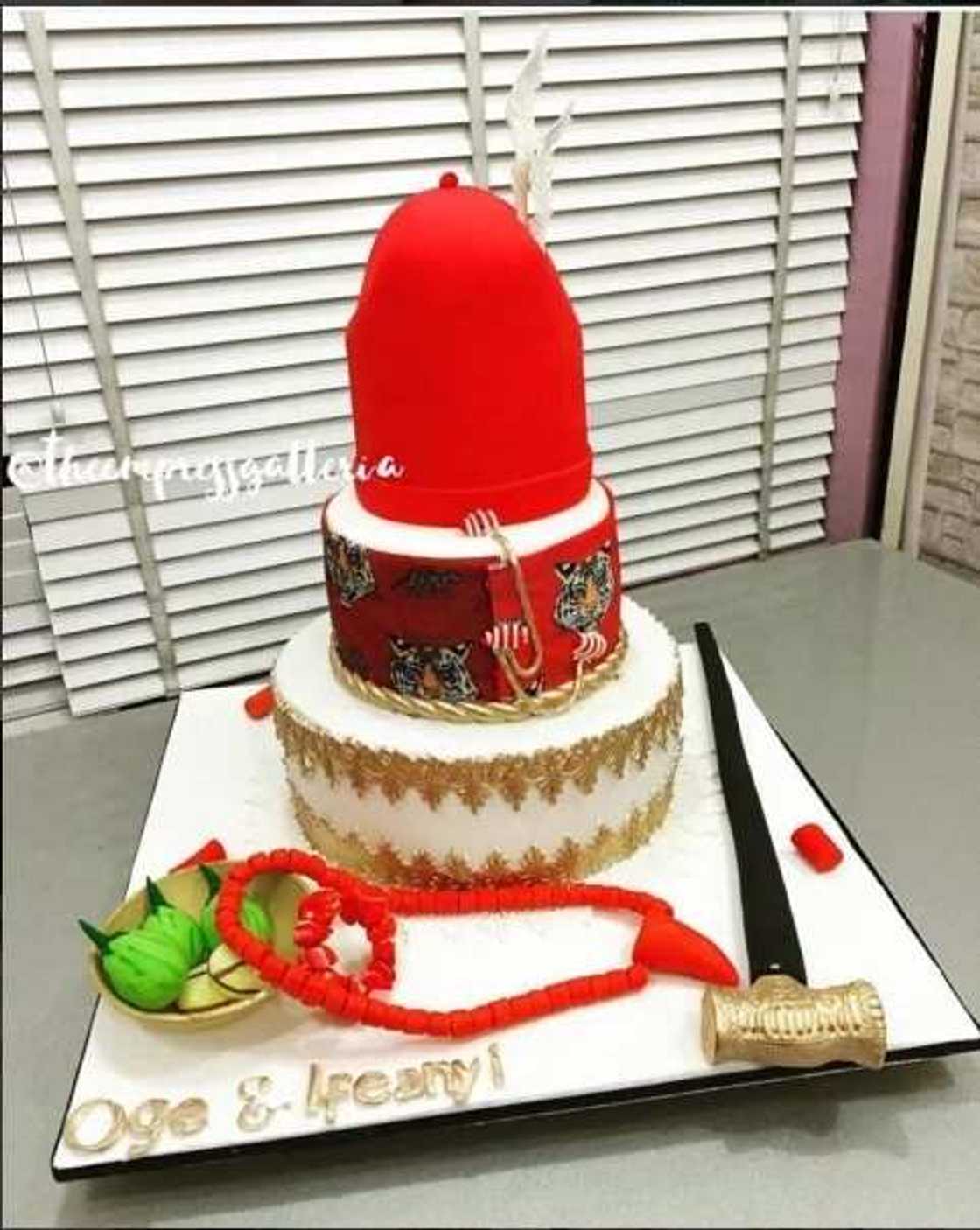 13 traditional wedding cakes that stun you (photos)