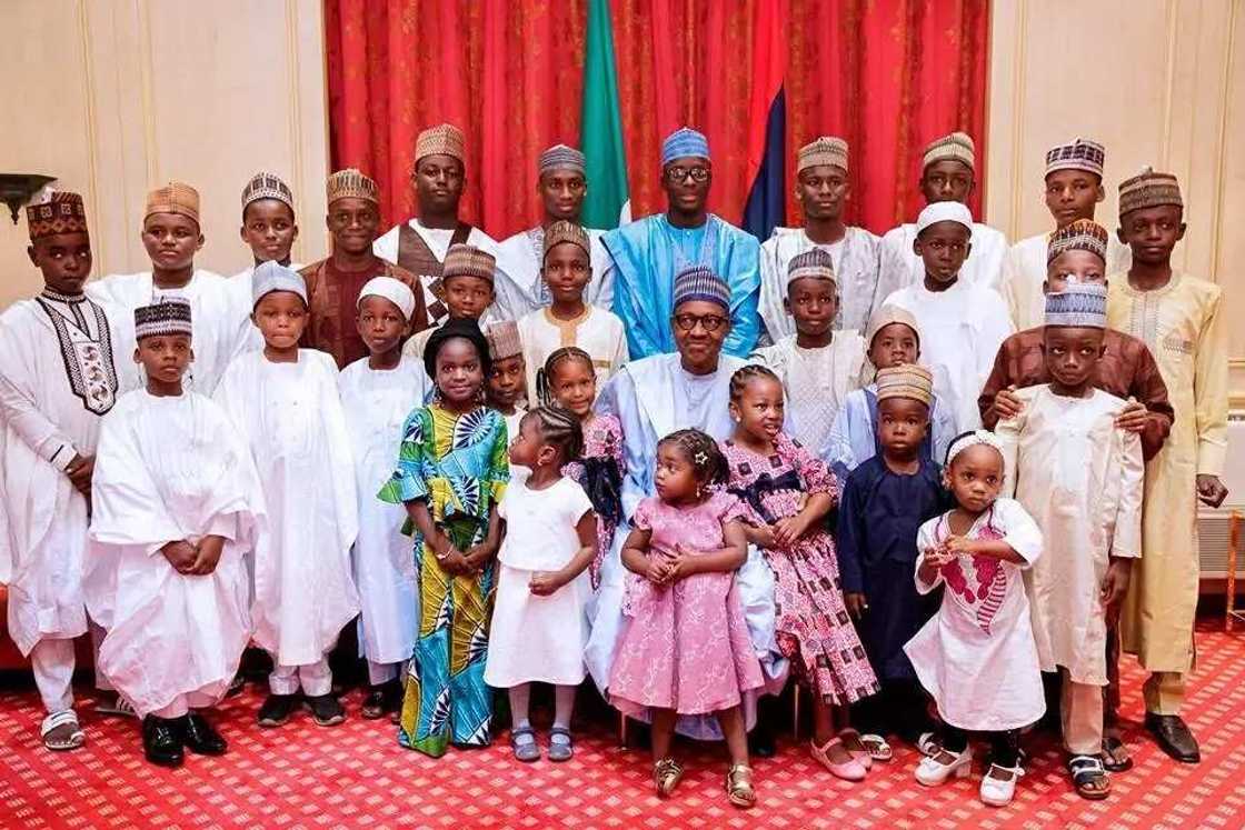 Buhari attends Eid-el-Fitr prayers at Mambilla Barracks Buhari attends Eid-el-Fitr prayers at Mambilla Barracks