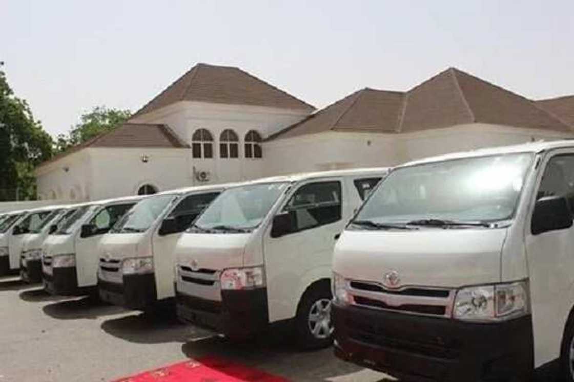 Ayyukan 10 da gwamnatin Sakwato ta kaddamar a ranar demokradiyya (Hotuna) Ayyukan 10 da gwamnatin Sakwato ta kaddamar a ranar demokradiyya (Hotuna)