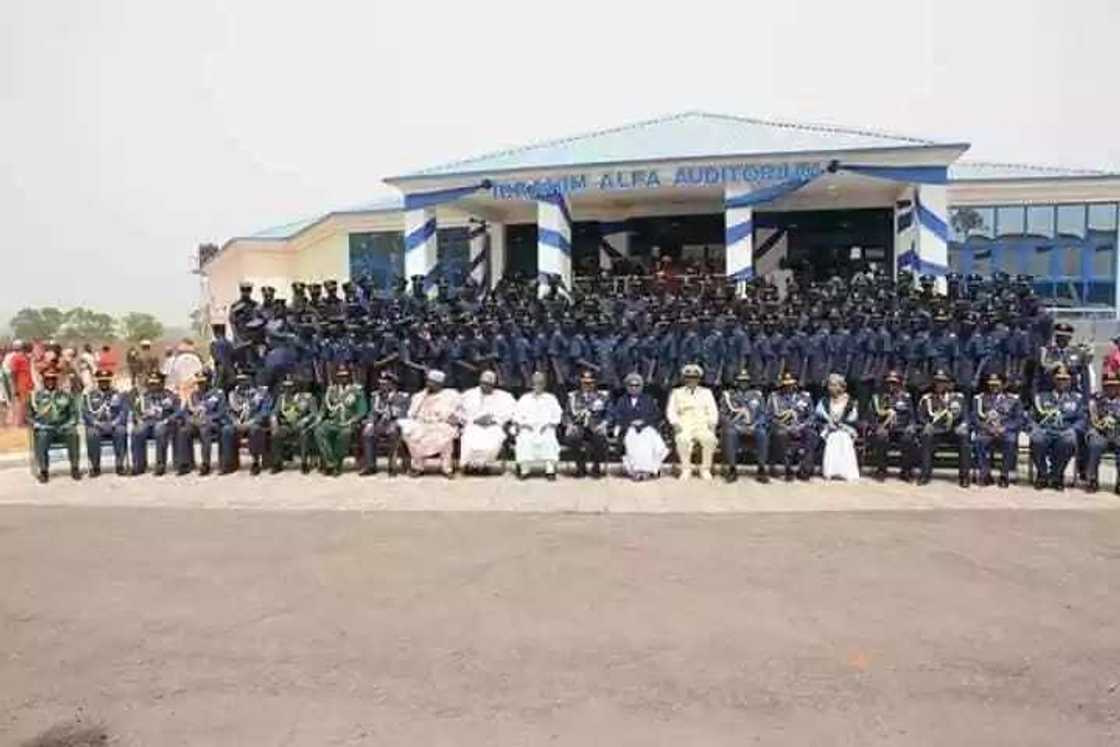 Hotunan Sabbin Dakarun Sojin Sama 195 da aka yaye a garin Kaduna Hotunan Sabbin Dakarun Sojin Sama 195 da aka yaye a garin Kaduna