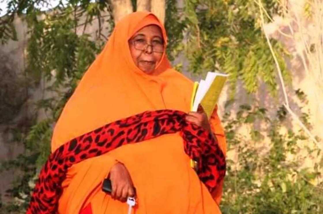 See the 60-year-old woman who just graduated as a lawyer