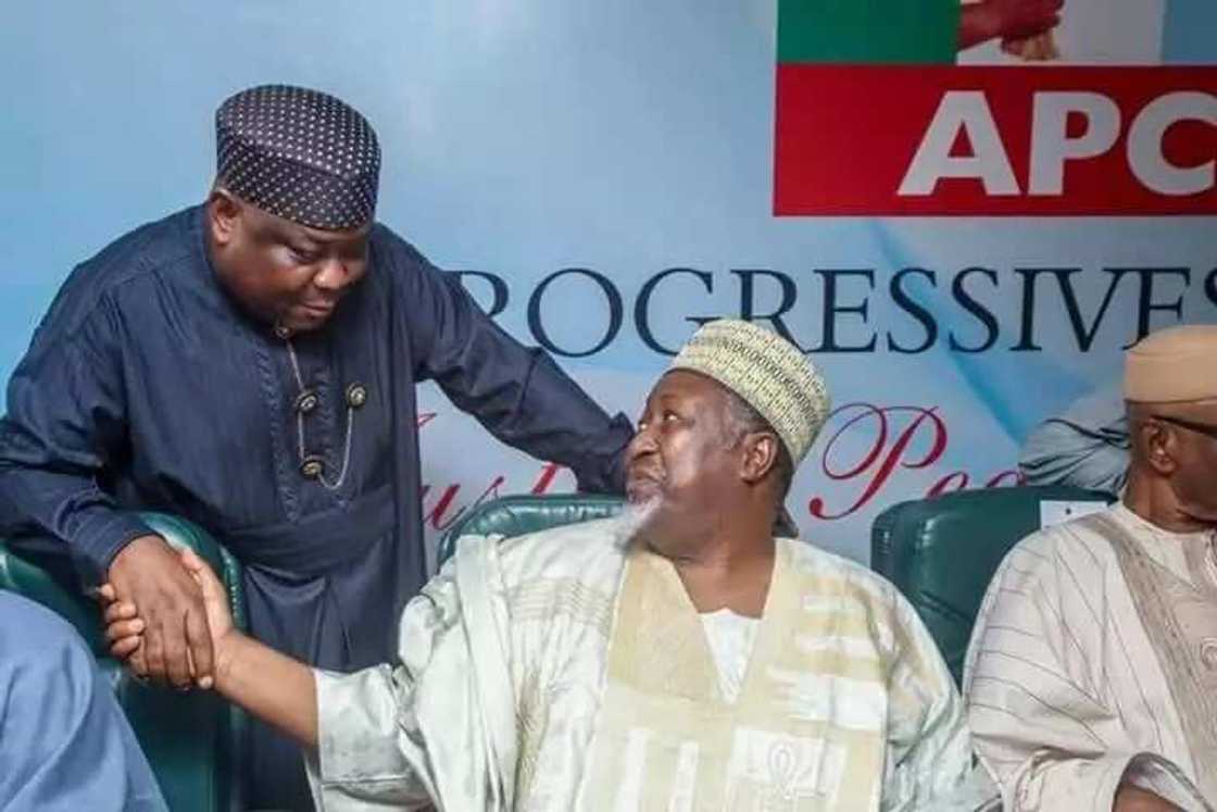 An nada Gwamna Badaru a matsayin jagoran kwamitin shirya taron kasa na APC An nada Gwamna Badaru a matsayin jagoran kwamitin shirya taron kasa na APC