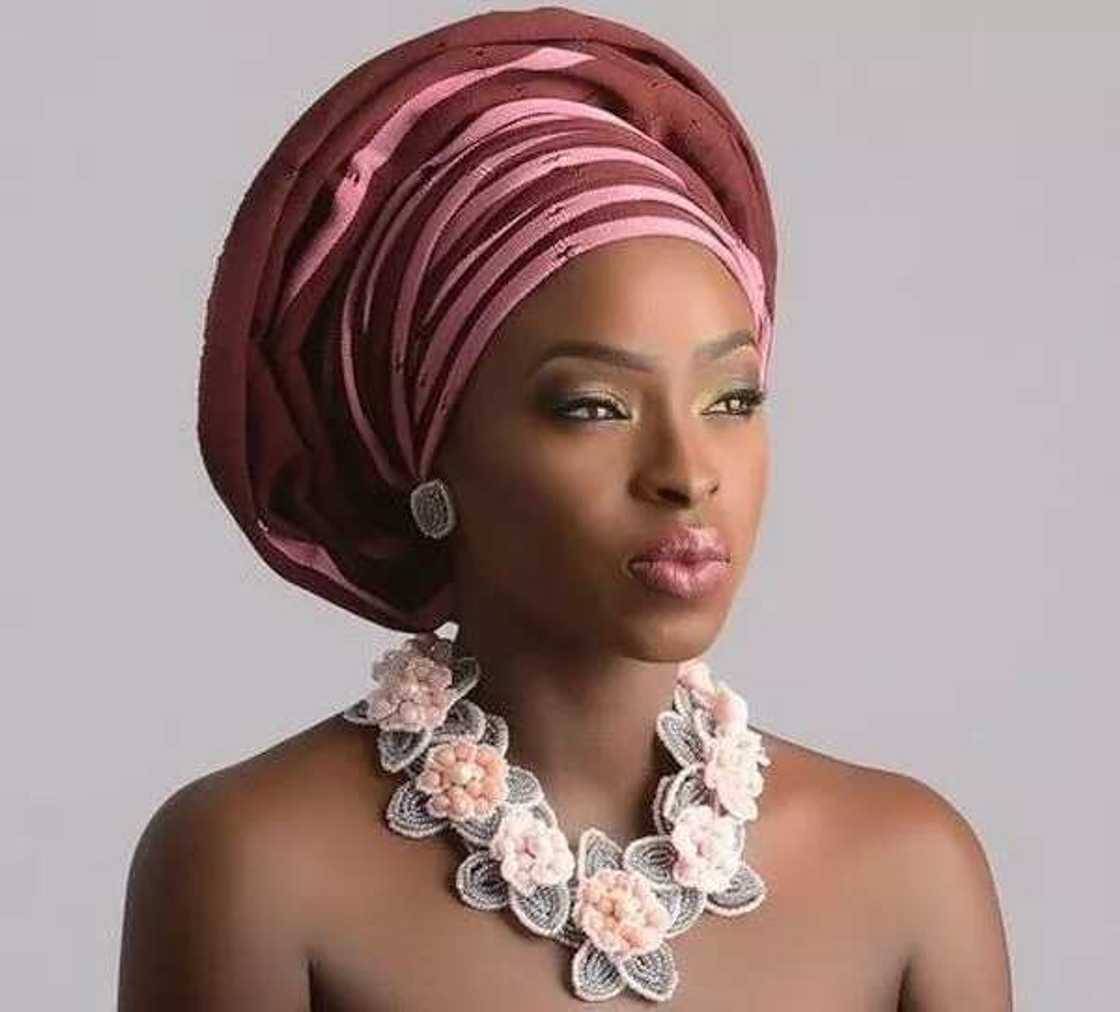 Bead designs for traditional wedding in Nigeria flowers Bead designs for traditional wedding in Nigeria flowers