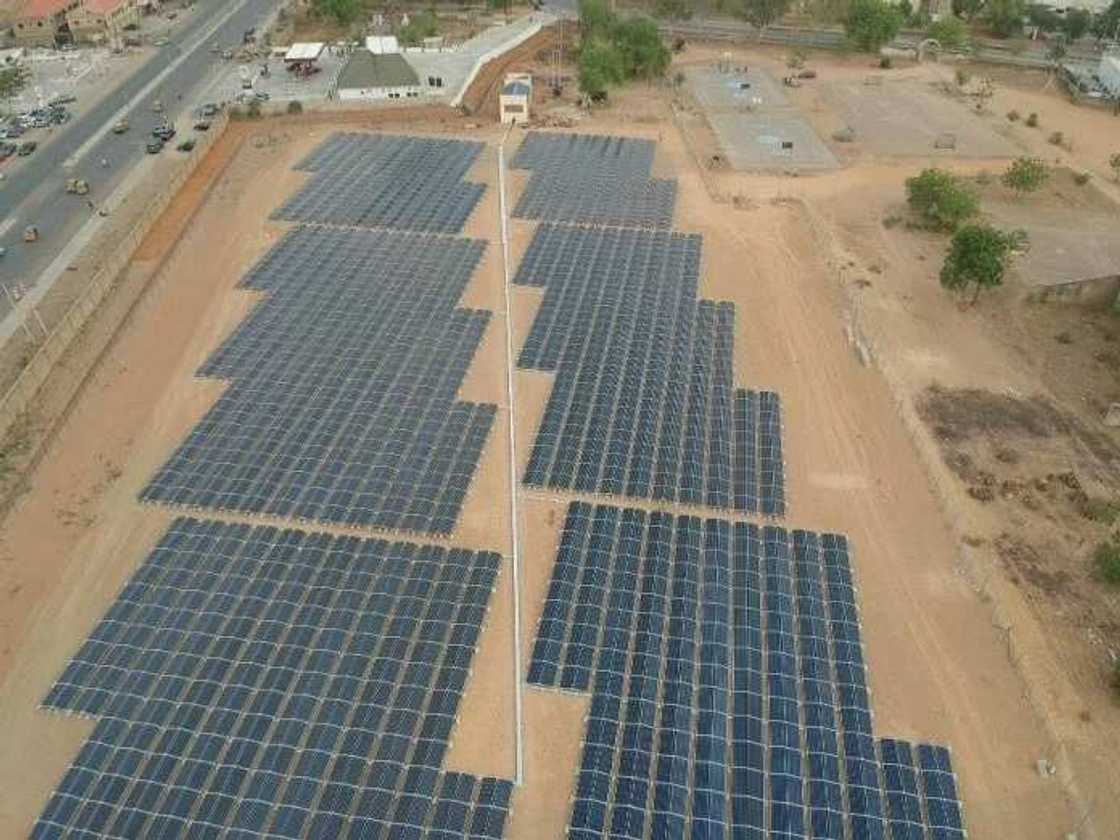 BUK ta kafa sansanin wutar lantarki na Sola mai girma a Najeriya BUK ta kafa sansanin wutar lantarki na Sola mai girma a Najeriya