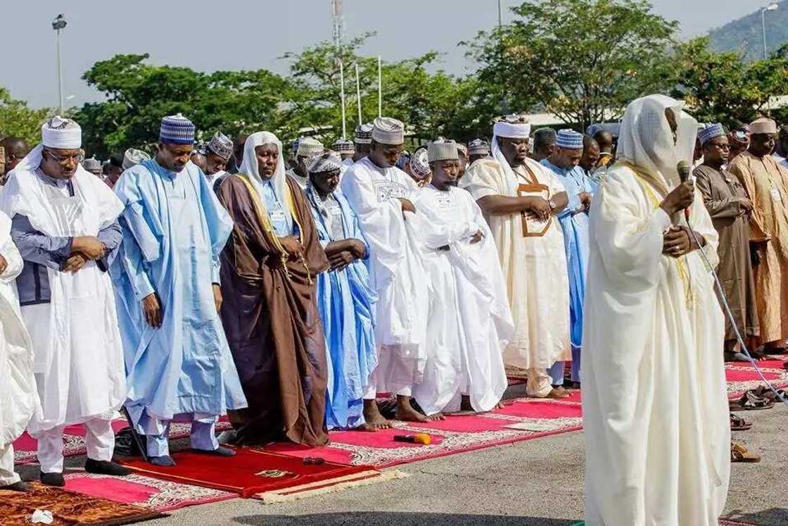 Buhari at eid prayers Buhari at eid prayers