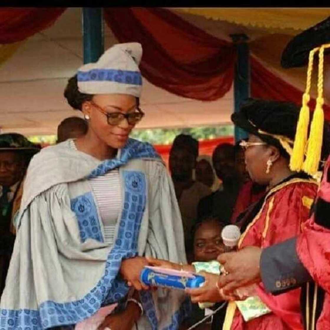 Lady writes Ambode after LASU best graduating student was rewarded while Laspotech’s was ignored Lady writes Ambode after LASU best graduating student was rewarded while Laspotech’s was ignored