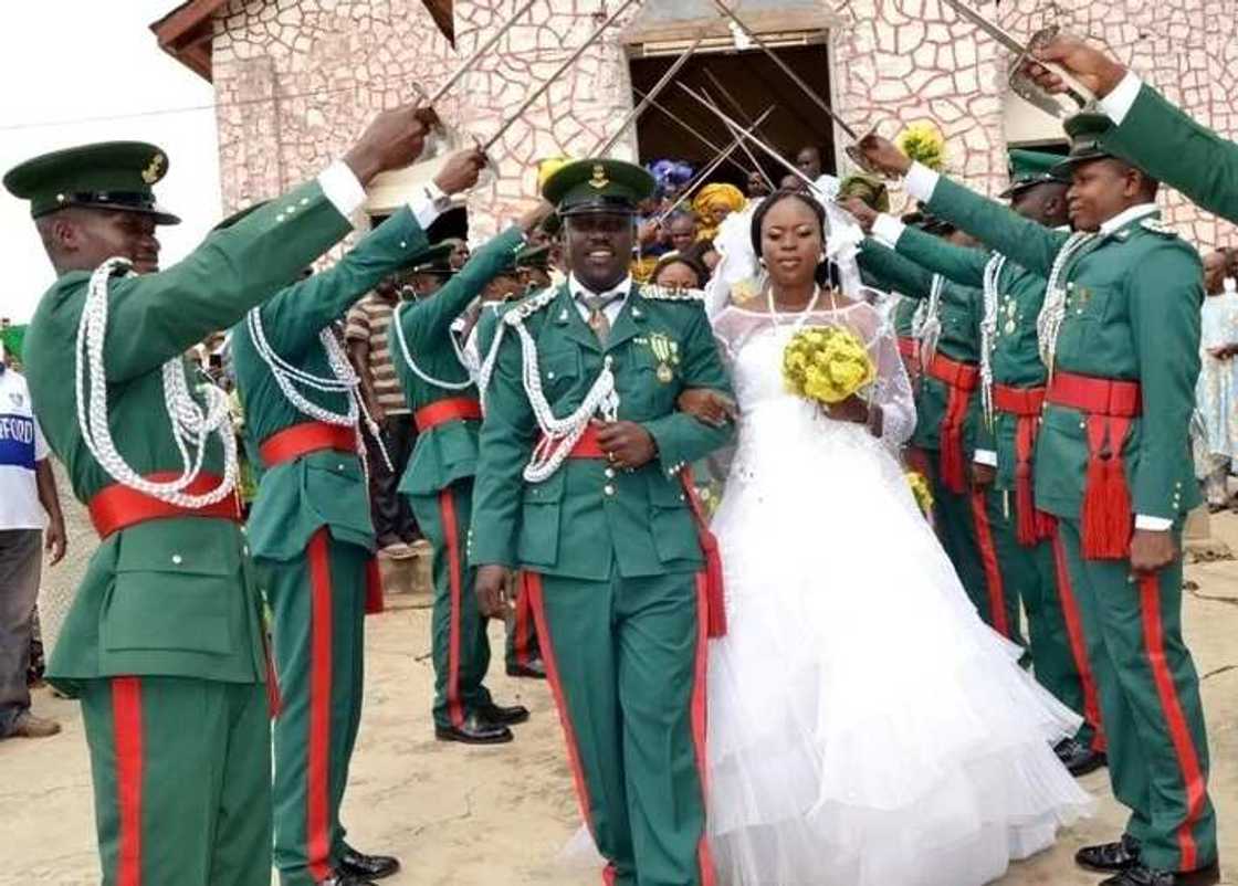 10 amazing pictures you will only see at a military wedding 10 amazing pictures you will only see at a military wedding