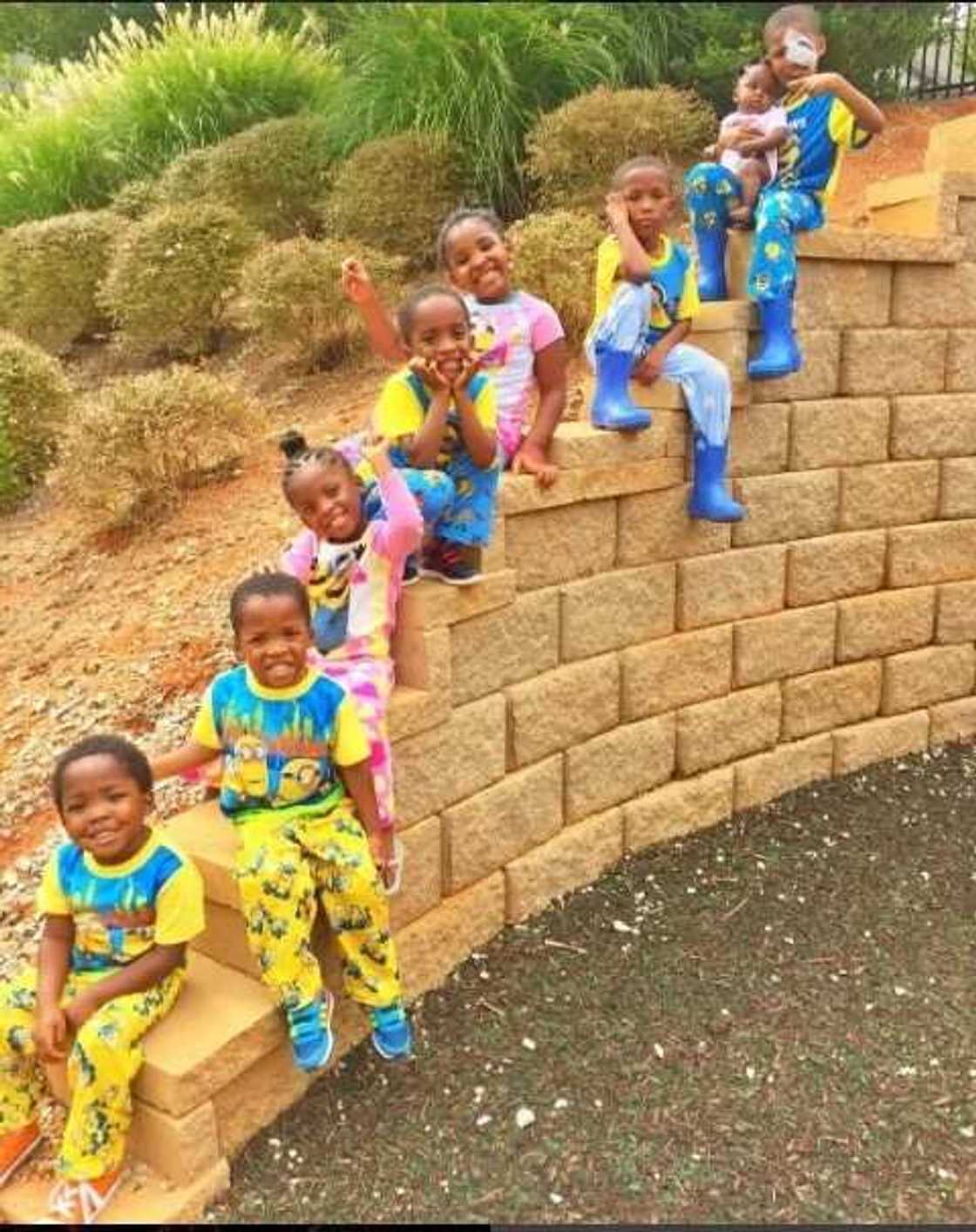 ku dubi matashiyar da ta haifi yara 9 (hotuna) ku dubi matashiyar da ta haifi yara 9 (hotuna)