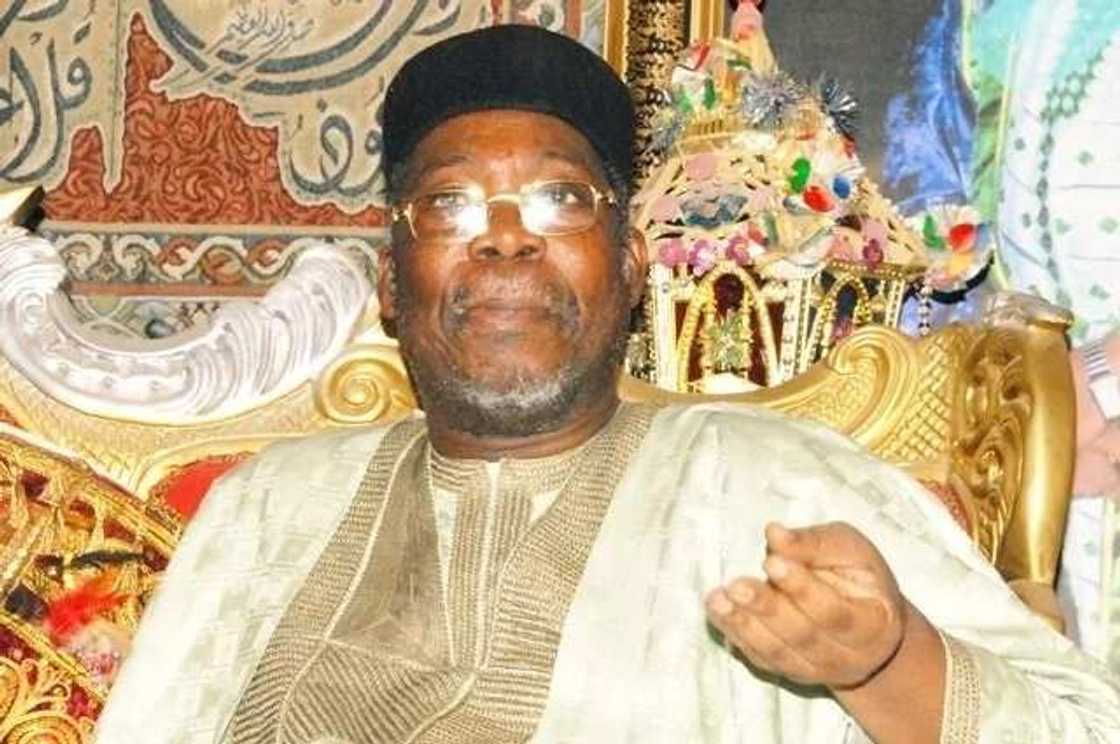 Shugaba Buhari ya aika sakon ta’aziyyarsa ga iyalan maigayi Ibrahim Coomassie Shugaba Buhari ya aika sakon ta’aziyyarsa ga iyalan maigayi Ibrahim Coomassie