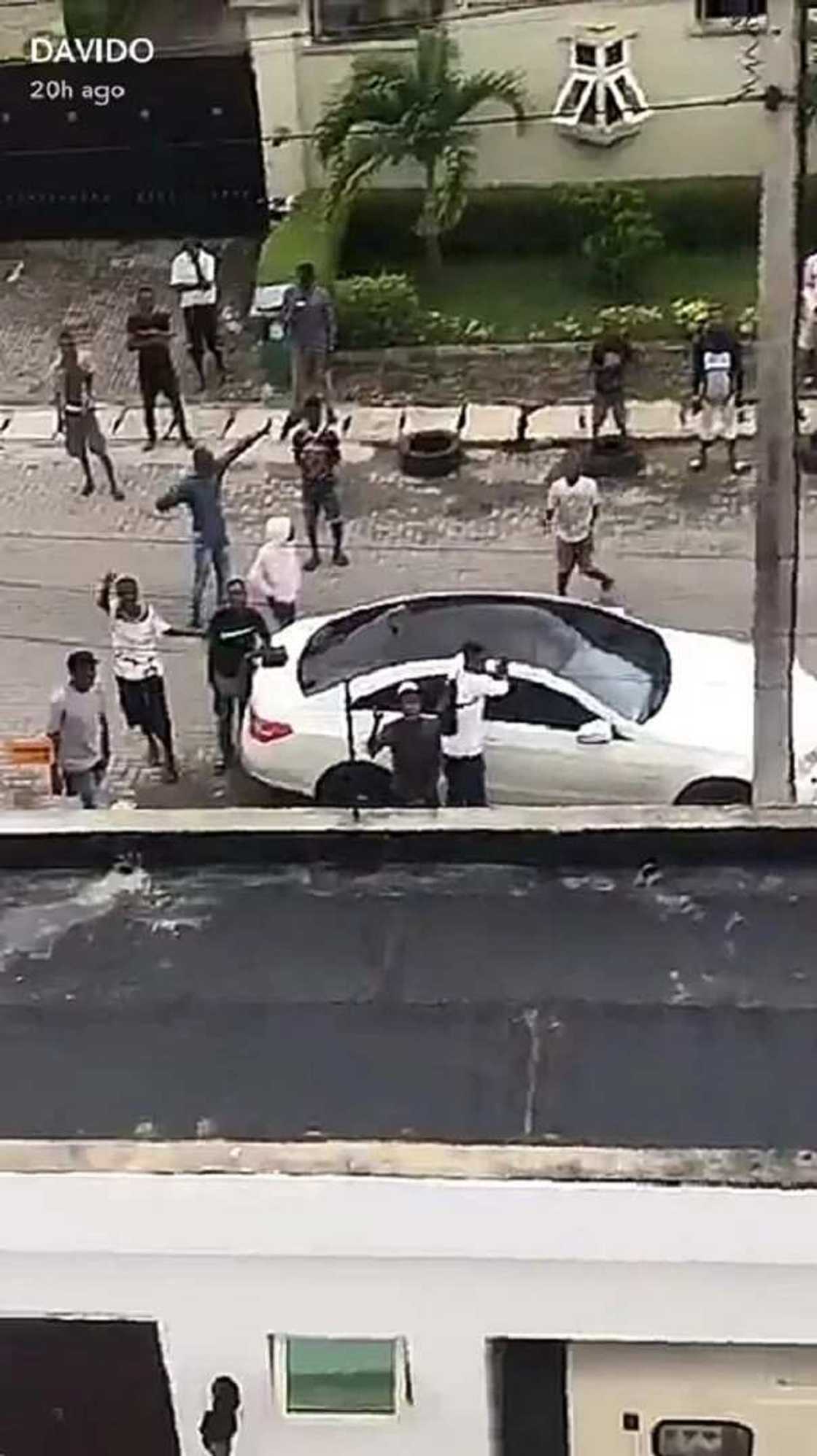 Once again, Davido splashes his cash on lucky fans Once again, Davido splashes his cash on lucky fans