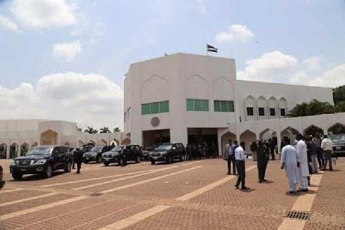 Babban gida: Ku zo kuga hotunan fadar Shugaban kasar Najeriya da akewa lakani da 'Villa' Babban gida: Ku zo kuga hotunan fadar Shugaban kasar Najeriya da akewa lakani da 'Villa'