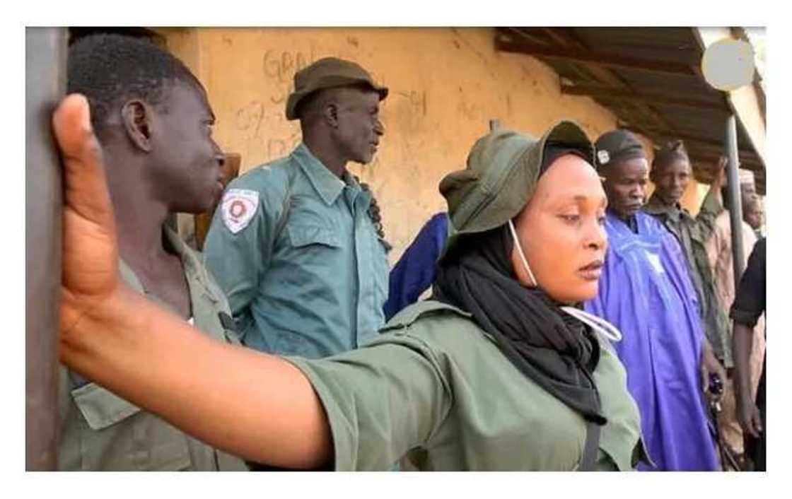 Meet Aisha, a former antelope hunter who now tracks Boko Haram Meet Aisha, a former antelope hunter who now tracks Boko Haram