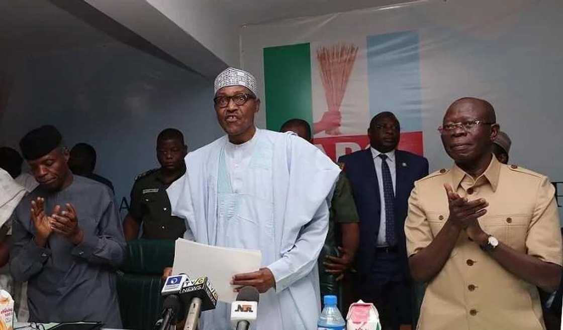 Shugaba Buhari yayin halartar taron kusoshin jam'iyyar sa ta APC