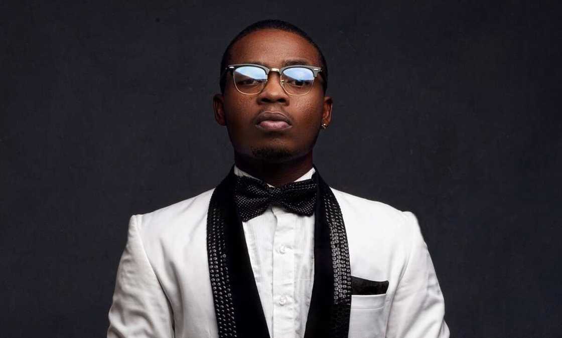 #2015InReview: Who Should Win #NaijEntertainmentAwards Best Male Music Artist Of 2015? #2015InReview: Who Should Win #NaijEntertainmentAwards Best Male Music Artist Of 2015?