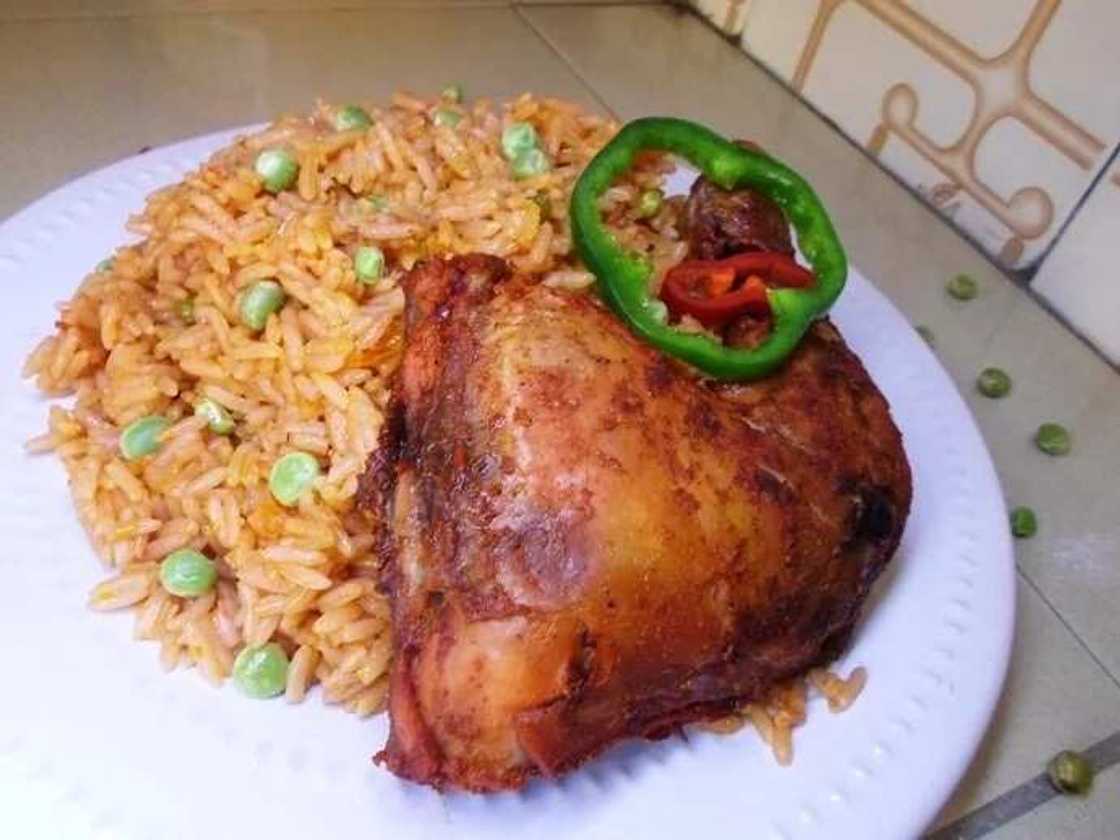 How to prepare jollof rice with carrot and green beans? Legit.ng