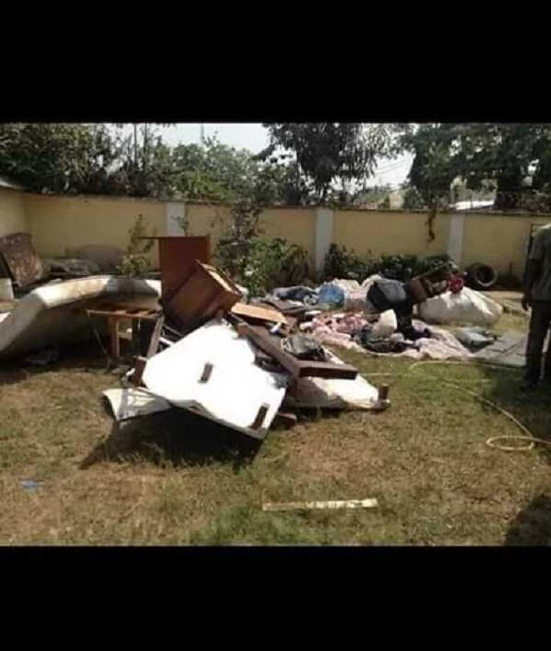 Woman cries out after abusive husband threw her out of their home Woman cries out after abusive husband threw her out of their home