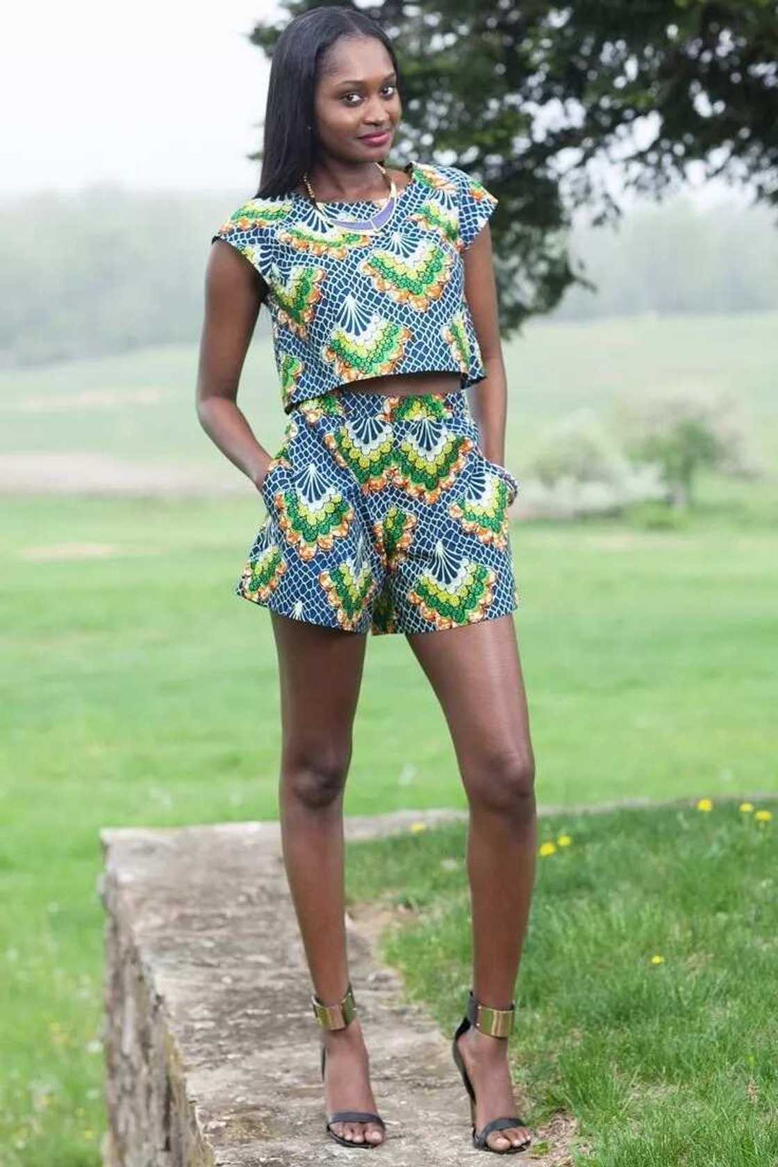 Bum shorts with pockets and crop top Bum shorts with pockets and crop top