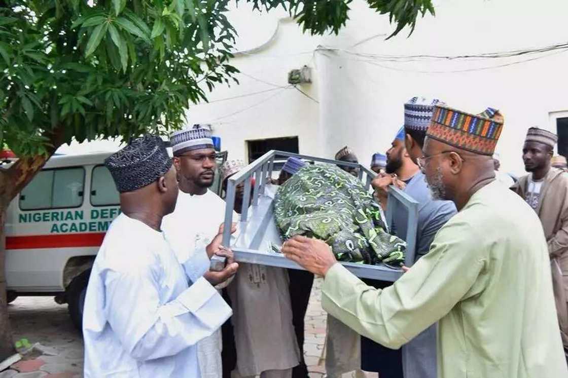 Kwankwaso da Ganduje sun yi haduwar farko tun bayan ficewar Kwankwaso daga APC Kwankwaso da Ganduje sun yi haduwar farko tun bayan ficewar Kwankwaso daga APC