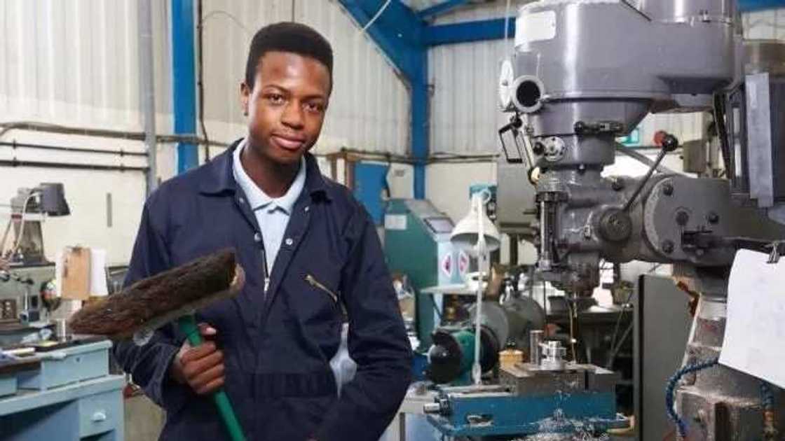 Types of manufacturing industries in Nigeria Types of manufacturing industries in Nigeria
