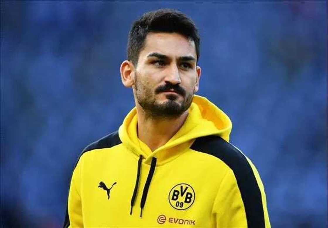 Ramadan: Sunaye da fuskokin wasu fitattun 'yan kwallon Duniya 32 da za su yi azumi Ramadan: Sunaye da fuskokin wasu fitattun 'yan kwallon Duniya 32 da za su yi azumi